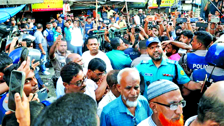 Police raid JaSaD office, detain scores over alleged AL meeting