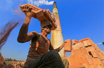 Concrete Blocks Offer Hope as Bangladesh Battles Brick Kiln Pollution