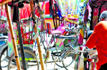 Unauthorised charging points keep auto-rickshaws moving